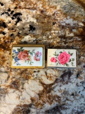 Old Timey Floral Matchbox and Cover